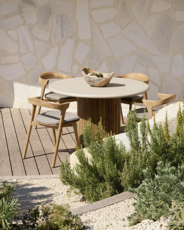 Table de jardin Roller Max - Forme ronde - 125x125x76 cm - Plateau en béton vernis gris clair - Piétement en teck recyclé - Ethnicraft – Image 6